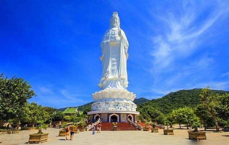 Tượng Phật Quan âm xuất hiện ở nhiều nơi trên khắp đất nước